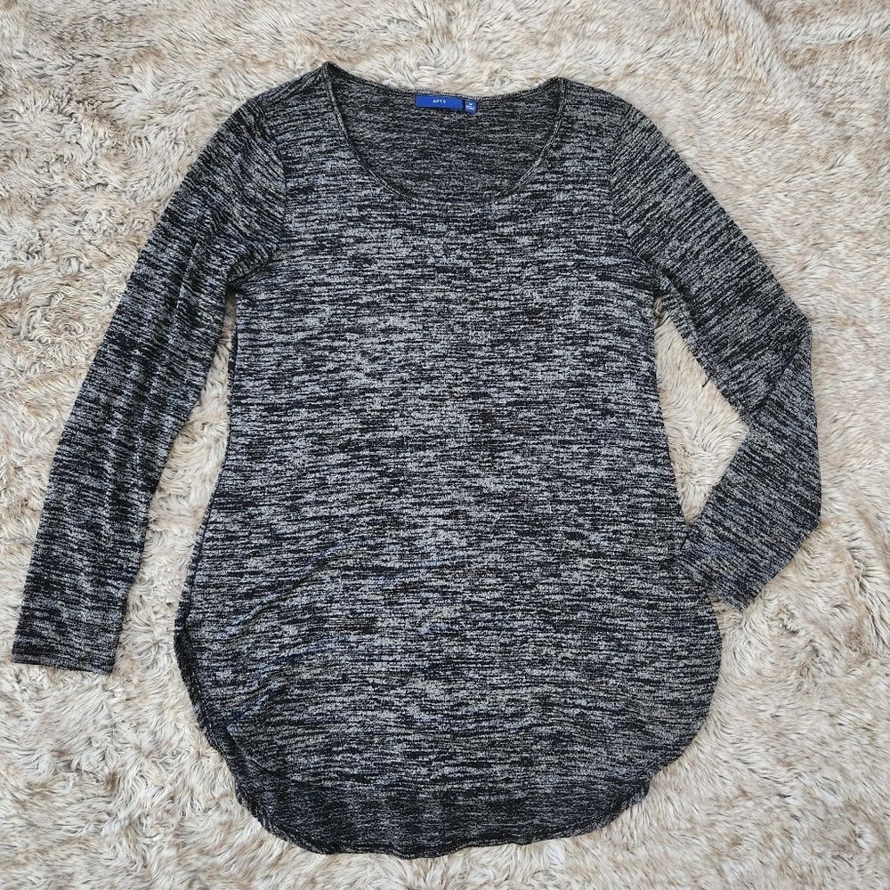 Apt 9 Long Sleeve Round Hem Scoop‎ Neck Long Sleeve Tee Gray & Black Size Medium